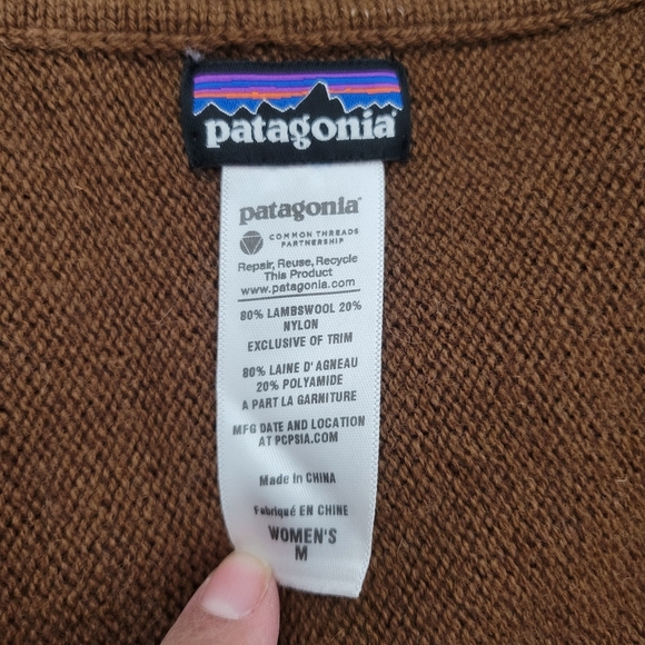 Patagonia Pine Mountain Wrap Size Medium. - Picture 7 of 8